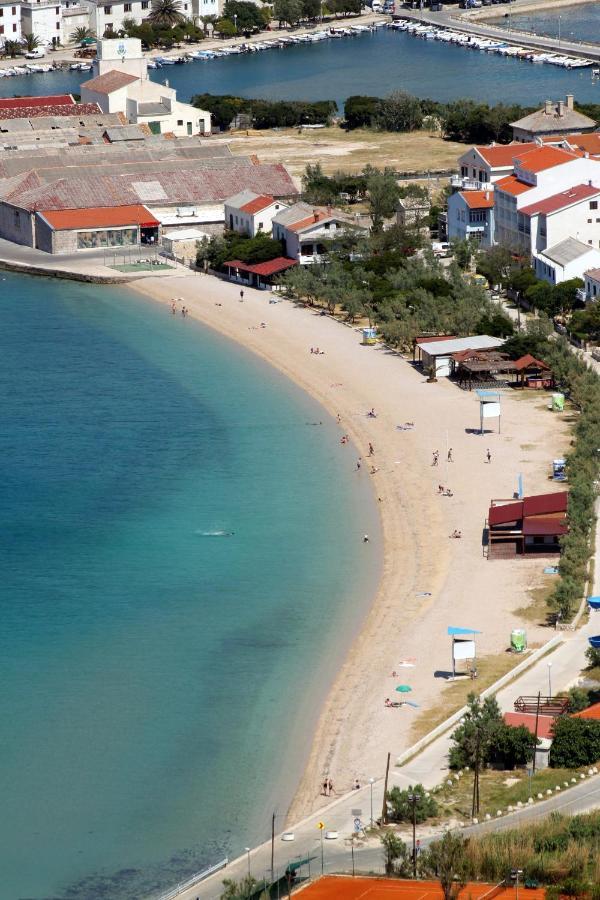 Apartments By The Sea Pag - 16100 พาก ภายนอก รูปภาพ