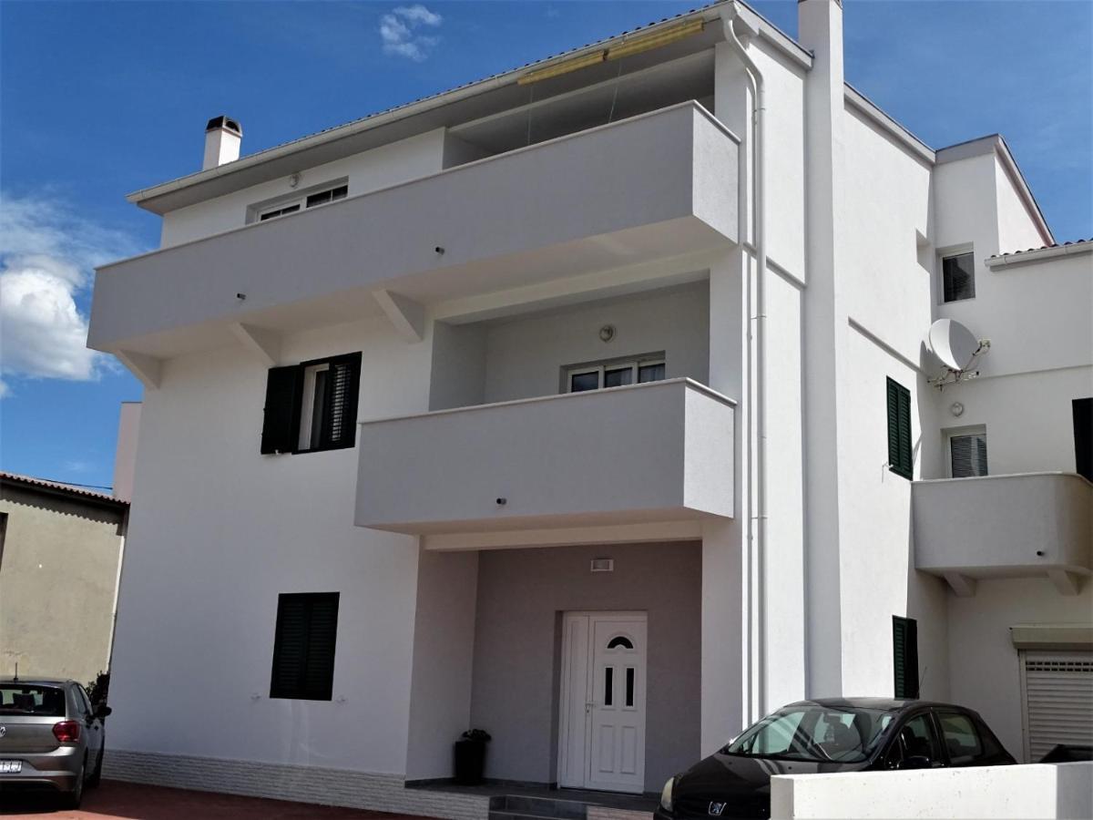 Apartments By The Sea Pag - 16100 พาก ภายนอก รูปภาพ