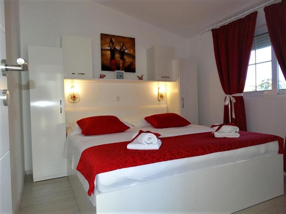 Apartments By The Sea Pag - 16100 พาก ภายนอก รูปภาพ