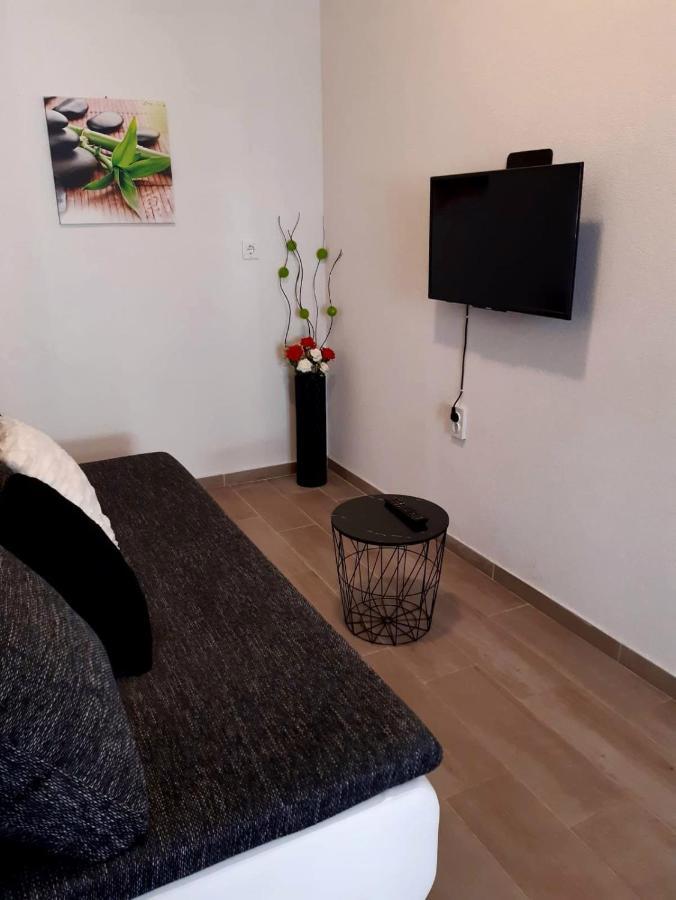 Apartments By The Sea Pag - 16100 พาก ภายนอก รูปภาพ