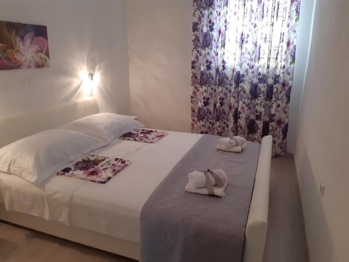Apartments By The Sea Pag - 16100 พาก ภายนอก รูปภาพ