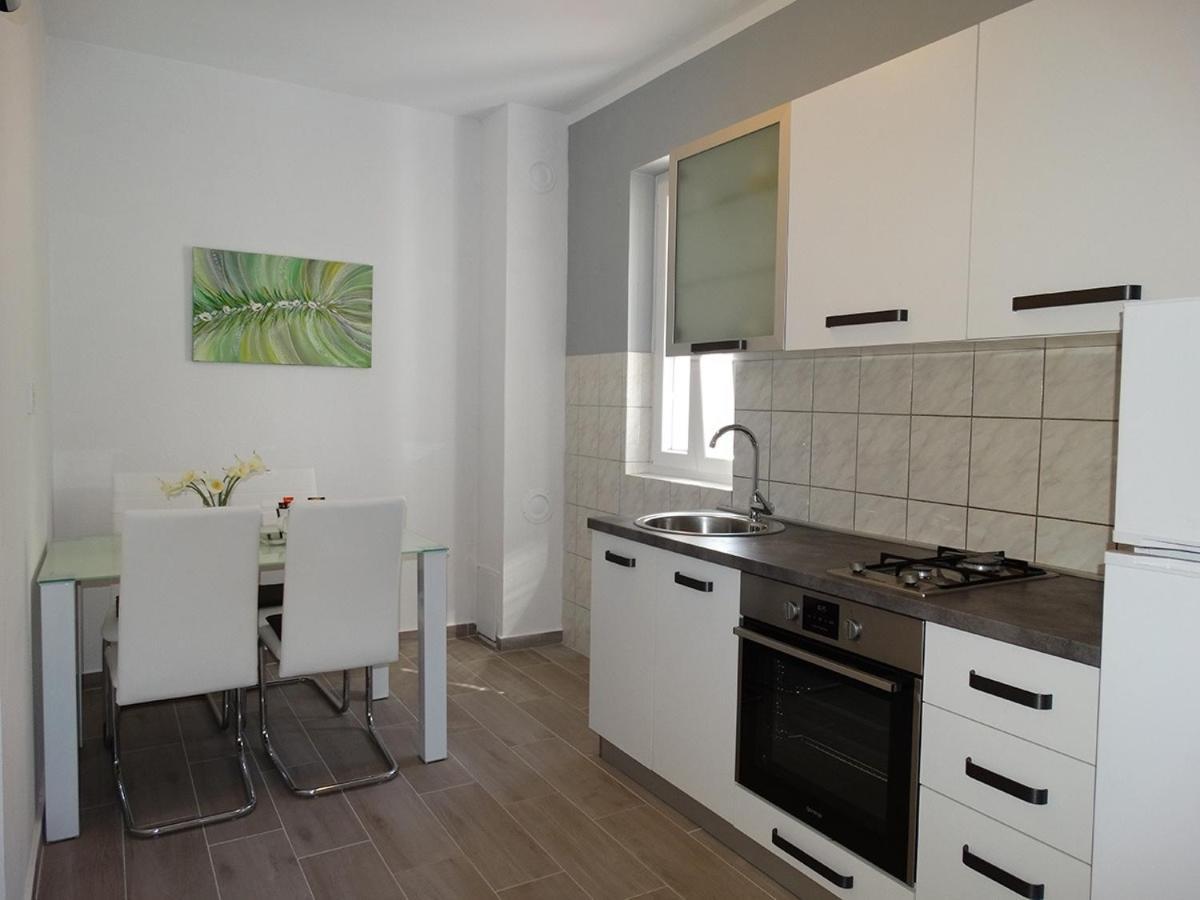 Apartments By The Sea Pag - 16100 พาก ภายนอก รูปภาพ