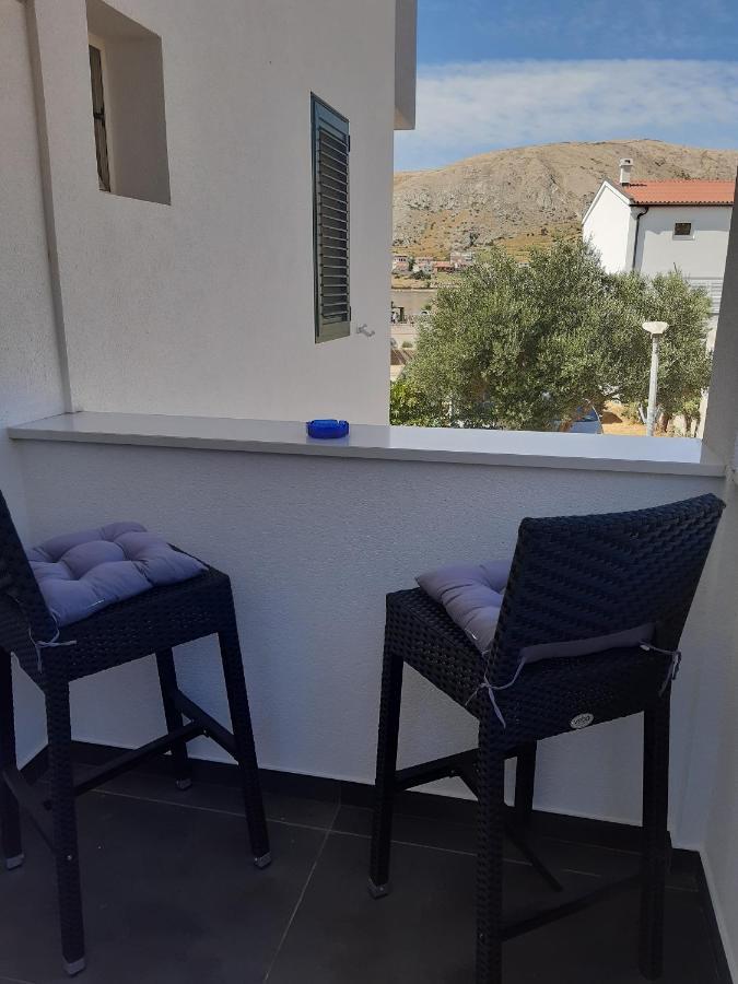 Apartments By The Sea Pag - 16100 พาก ภายนอก รูปภาพ