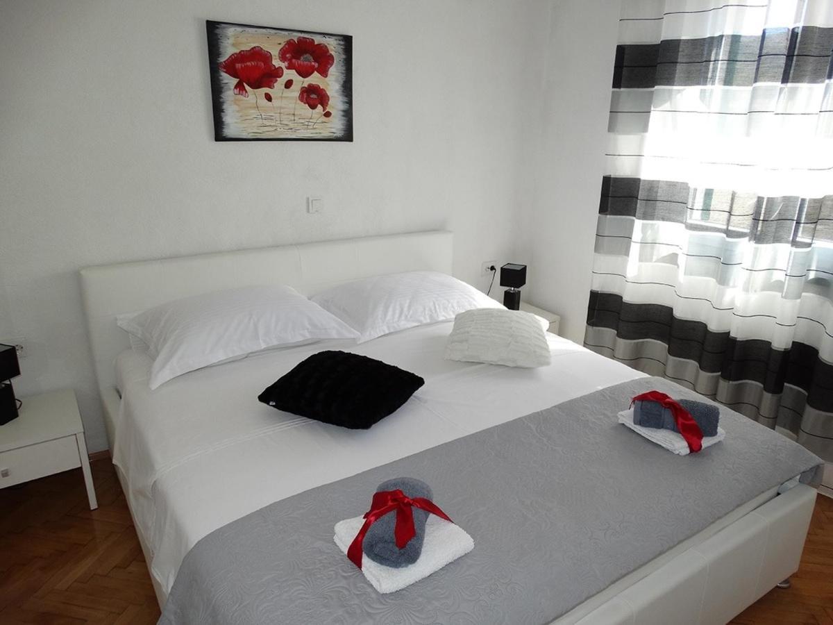 Apartments By The Sea Pag - 16100 พาก ภายนอก รูปภาพ