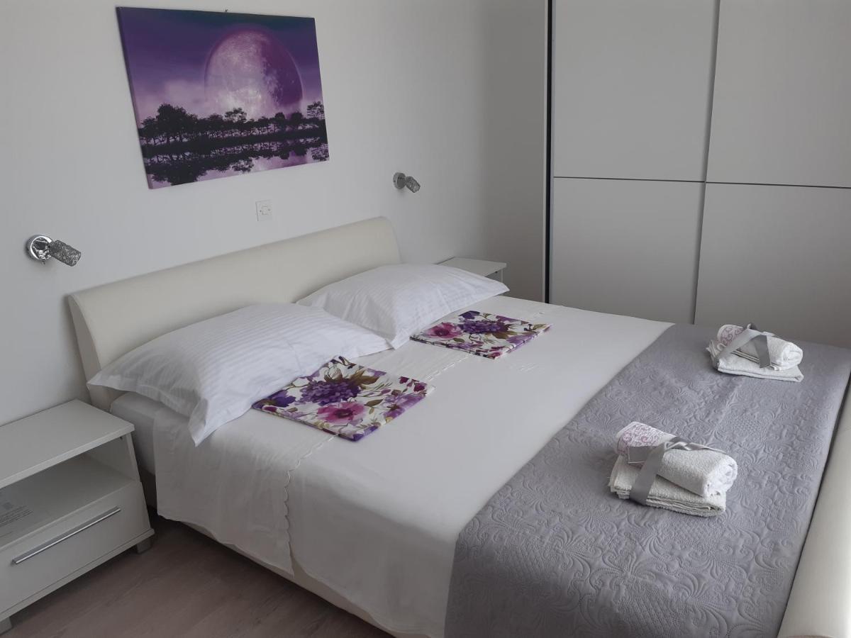 Apartments By The Sea Pag - 16100 พาก ภายนอก รูปภาพ
