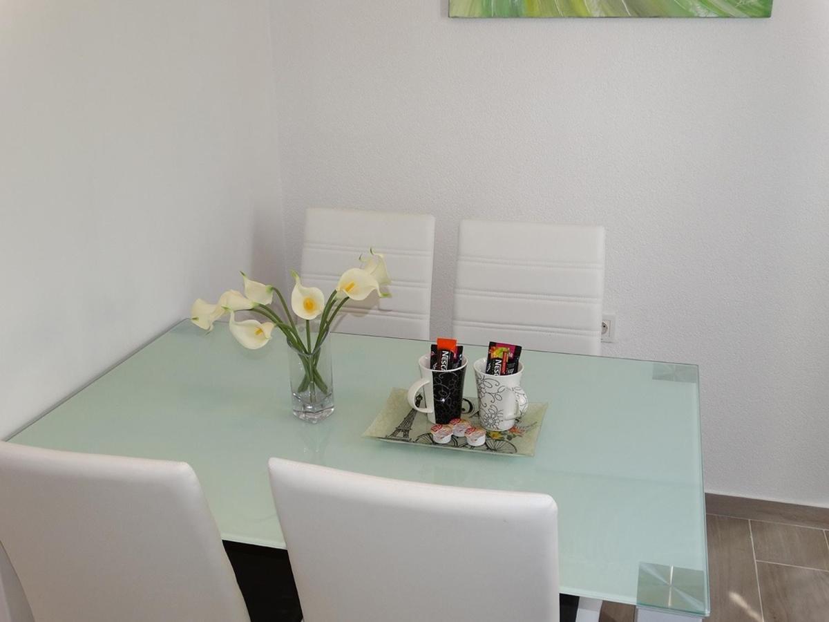 Apartments By The Sea Pag - 16100 พาก ภายนอก รูปภาพ