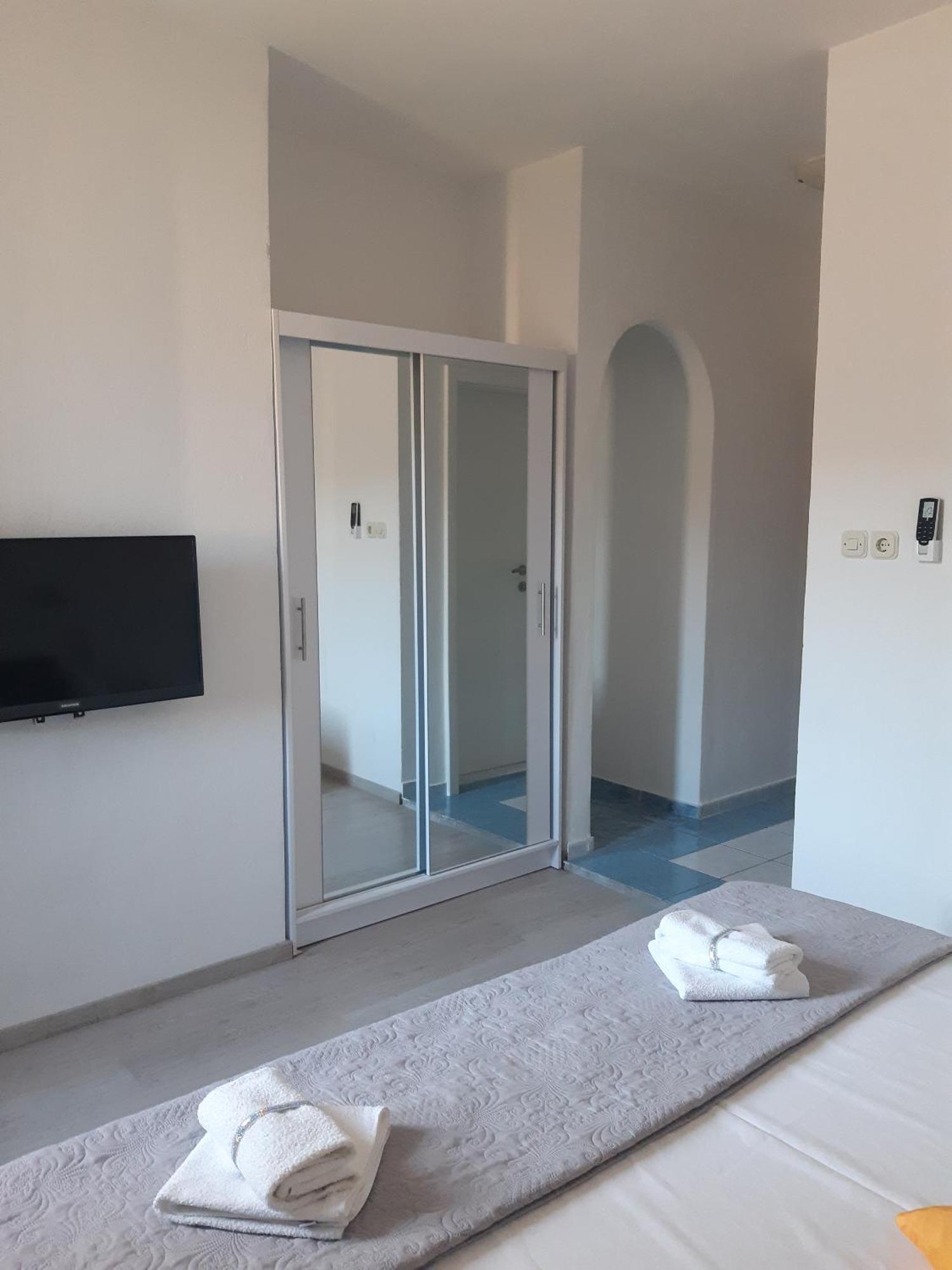Apartments By The Sea Pag - 16100 พาก ห้อง รูปภาพ